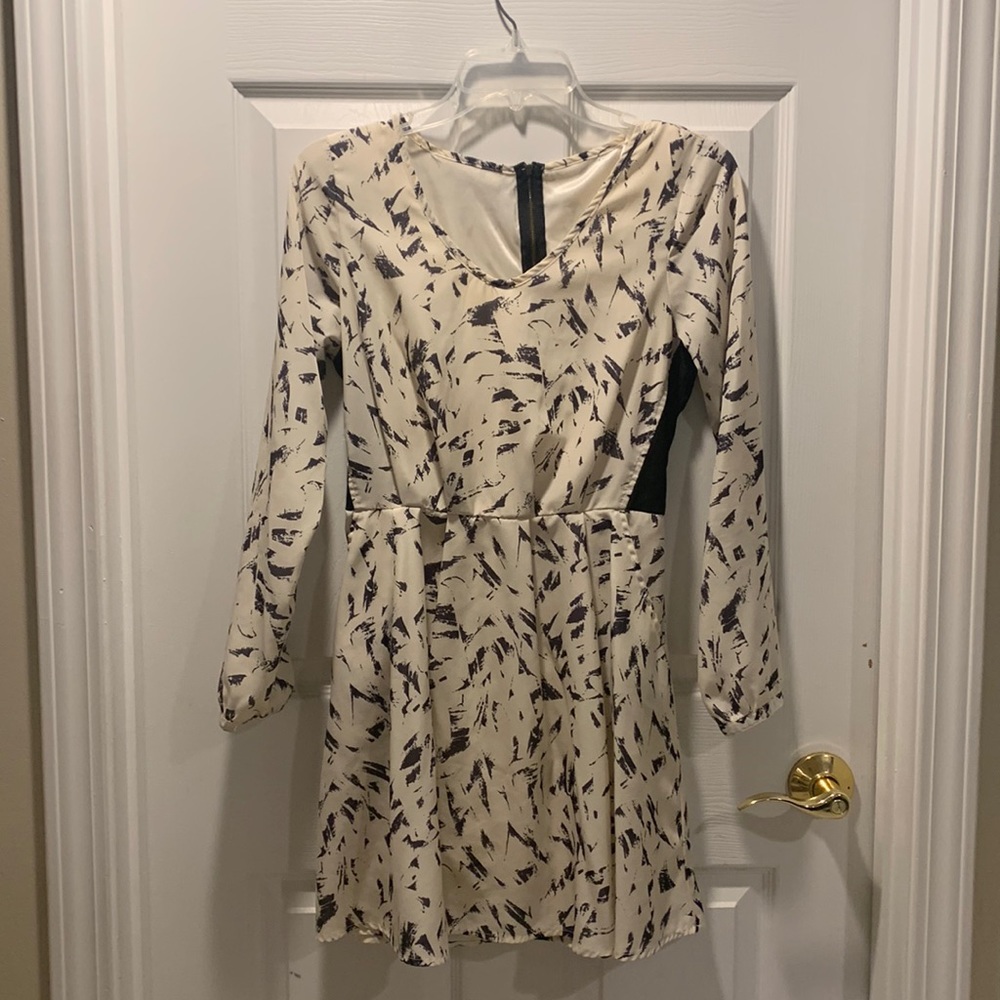 Printed black and white dress